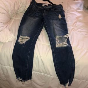 Women’s holey skinny jeans